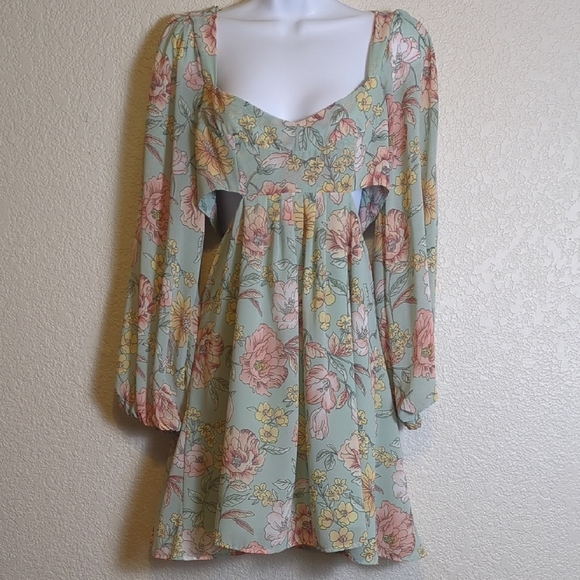 Forever 21 Dresses & Skirts - Forever 21 sage green floral long sleeve side cut outs mini dress